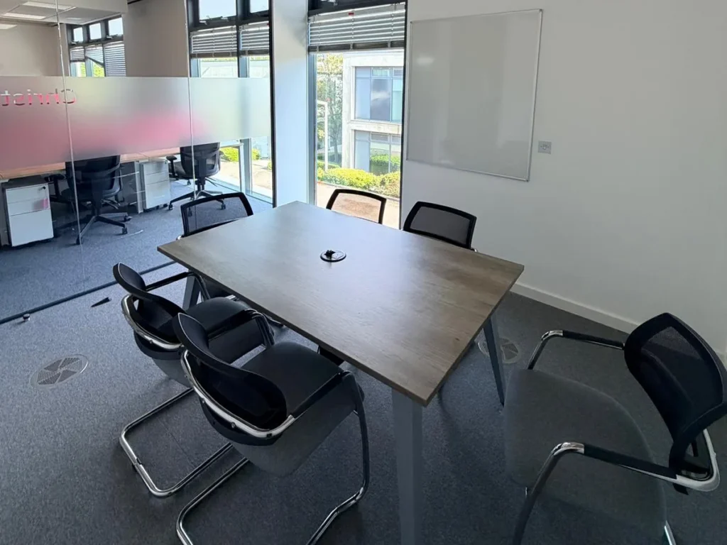 Indoor parted meeting room